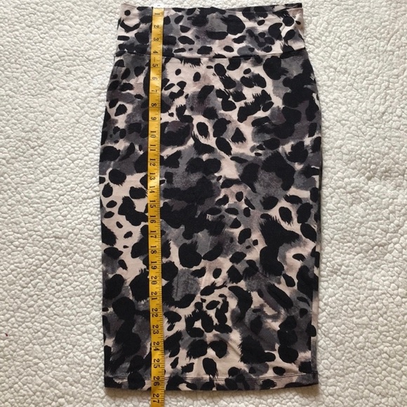 Animal Print Pencil Skirt by Charlotte Russe, size medium - Picture 3 of 7